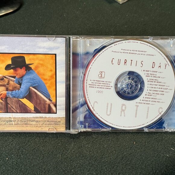 CURTIS DAY "SELF TITLED DEBUT" COMPACT DISC * GREAT CONDITION * SLIGHTLY USED - Picture 2 of 5
